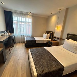 Ayatoure Hotel